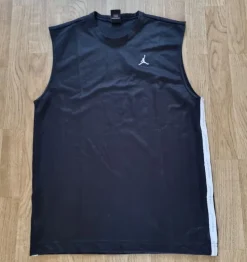 Tradera Basket<Jordan svart linne/tanktop, storlek M