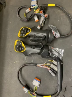 Tradera Joystick-set med kablage^ Lastbilar & Bussar