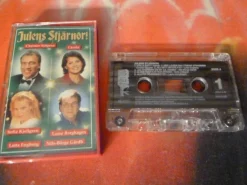 Tradera JULENS STJÄRNOR, KASSETTBAND, KASSETT^ Kassettband