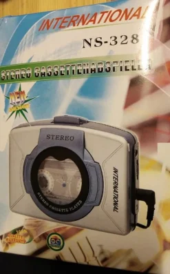 Tradera Julklapp Julklappstips Bärbar kassettbandspelare stereo cassette player 60 styck^ Bärbart