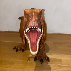 Tradera Jurassic World Super Colossal Tyrannosaurus Rex T-Rex> Figurer & Leksaksvärldar