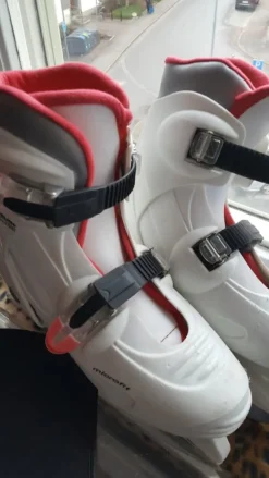 Tradera Konståkning<Justerbara skridskor microfit strl justerbar 33-36