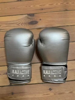 Tradera Träning<Kali Active Boxningshandskar Silver 12 oz