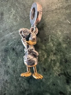 Tradera Övriga Smycken<Kalle Anka Disney 100th Anniversary Från Pandora