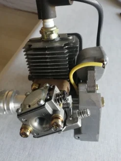 Tradera KALT KG-22 två Tackt Bensinmotor^ Modellmotorer