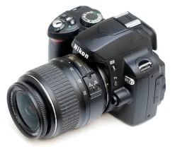 Tradera Kamera Nikon D60, objektiv Nikkor AF-S DX ED Aspherical 18-55 mm 1:3.5-5.6 GII.^ Fotokameror