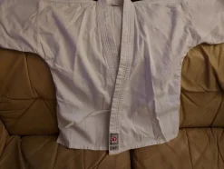 Tradera Kampsport<kampsport KARATERÄKT jacka 130 cl EMPI !