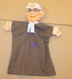 Tradera Kasperdocka - lärare - lärarinna - professor - magister - handdocka -> Utklädnad & Rollek