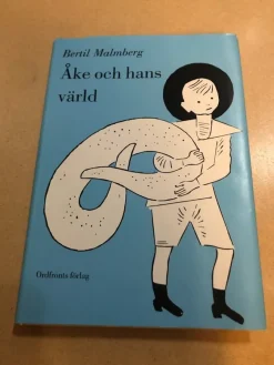 Tradera Åke och hans värld / Malmberg, Bertil> Barn- & Ungdomsböcker
