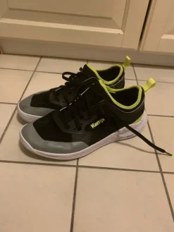 Tradera Handboll<Kempa Kourtfly Inneskor, Svart/Neon Gul, Storlek 42