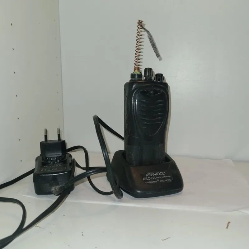 Tradera Kenwood TK-3202 E med bordladdare^ Amatörradio