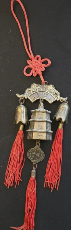 Tradera Kinesisk Lycko-hängare med klockor och tofsar> Övrig Antik & Design
