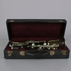 Tradera Klarinett i låda, Charles Montaigne, Paris^ Musikinstrument