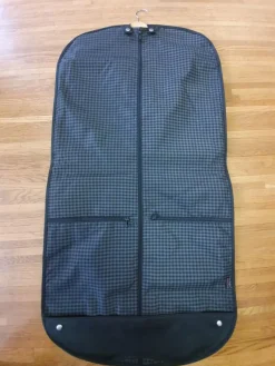 Tradera Klädeöverdrag Luca Vergani/ vattentät/ svart/ nyskick^ Resetillbehör