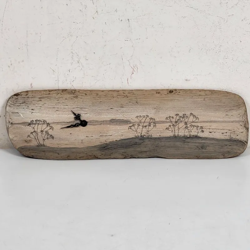 Tradera Klocka i trä - Träklocka - Väggklocka - Elaine Lindqvist, Indal^ Klockor Till Hemmet