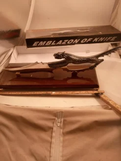 Tradera Knivar & Svärd<Kniv med bordsstativ HK56053