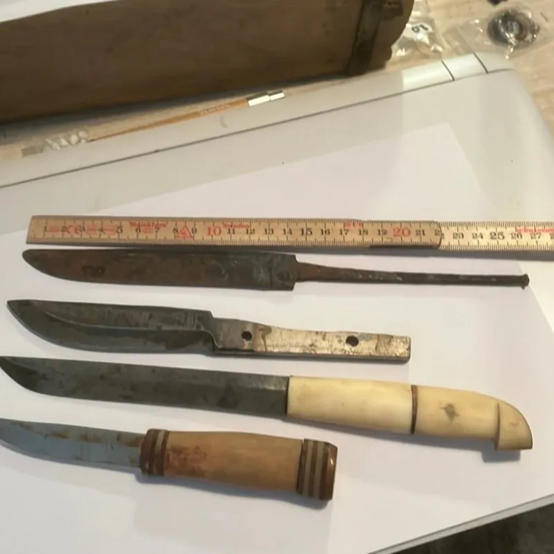 Tradera Knivar & Svärd<Knivar