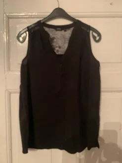 Tradera Kolsvart blus från Lindex^ Damkläder