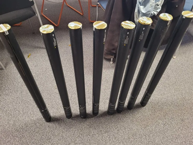 Tradera Konfettikanon guldkonfetti 80 cm 7 st konfetti^ Bröllopsdukning & Dekorationer