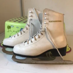Tradera Konståkning<Konståknings skridskor storlek 33