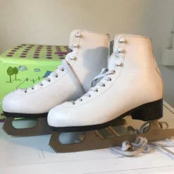 Tradera Konståkning<Konståknings skridskor storlek 35