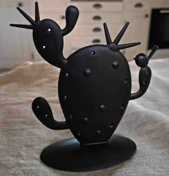 Tradera Smyckestillbehör<Koziol Pierce smyckesställ kaktus. Design Michael Neubauer.