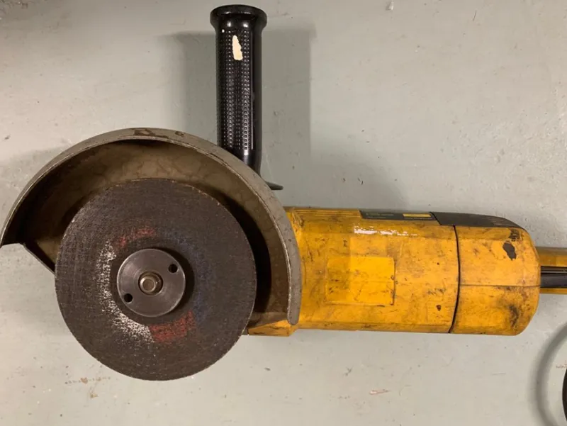 Tradera Kraftfull vinkelslip kapmaskin DeWalt 2400W skivdiameter 180 mm> Maskiner