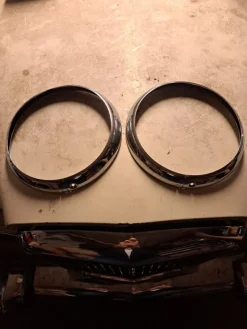 Tradera Kromringar halvljus...^ Veteranbilar Före 1990