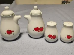 Tradera Kryddburkar med tomatmotiv> Bruks- & Prydnadsföremål