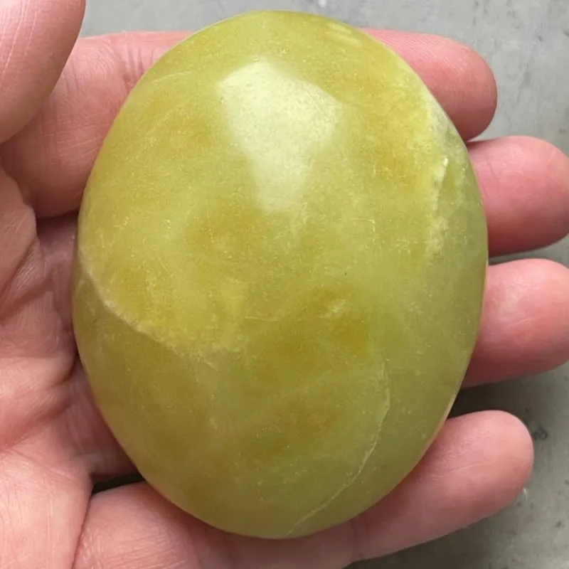 Tradera Ädelstenar<Äkta Lemon Jaspis Ädelsten Samlarobjekt, Dekorativ, Handsten, Palmstone ca 125 g