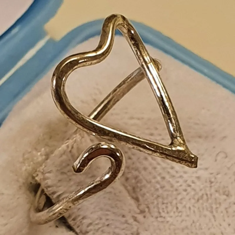 Tradera Ringar<Kul vintage ring silver strl ca 15 från fransk f d butiks kvarvarande lager