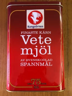 Tradera Plåtemballage<Kungsörnen Vetemjöl plåtburk 75-års jubileum 2004