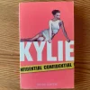 Tradera Kylie Minogue: Confidential av Sean Smith pocketbok^ Musiktidningar & Litteratur