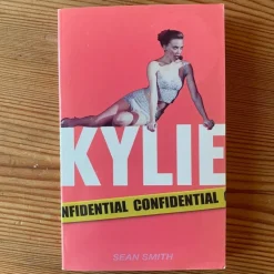 Tradera Kylie Minogue: Confidential av Sean Smith pocketbok^ Musiktidningar & Litteratur