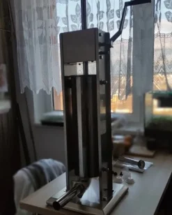 Tradera 7L manuell vertikal korvstoppare med 4 påfyllningsrör, dubbel luftutsläppsventil> Kök