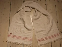 Tradera ÄLDRE HALSDUK TILL DRÄKT.> Hemslöjd