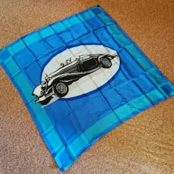 Tradera Äldre Mercedes siden scarf> Sjalar & Halsdukar