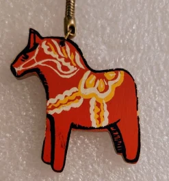 Tradera ÄLDRE NYCKELRING MED TRÄ DALAHÄST^ Dalahästar