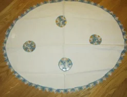 Tradera Äldre Oval Duk med frivolitéspets> Textilier