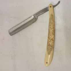 Tradera Rakning<Äldre rakhyvel med fodral