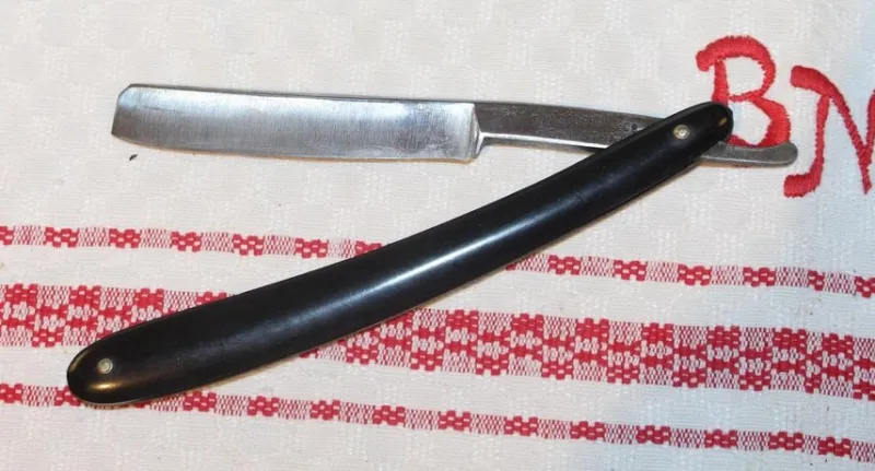 Tradera Rakning<ÄLDRE RAKKNIV F.W. SÖDERÉN & CO ESKILSTUNA