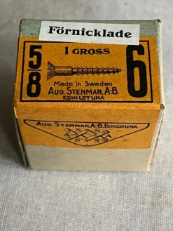 Tradera Äldre spårskruv 5/8> Skruv, Plugg & Spik