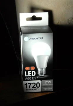 Tradera Krukor & Odlingssystem<Led-lampa till växter