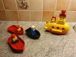 Tradera LEGO DUPLO - Gul ubåt med tillbehör> Byggklossar & Lego