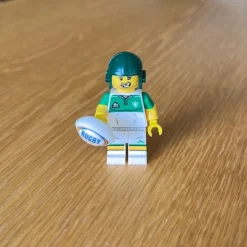 Tradera Lego Figur minifigur rugbyspelare med boll> Byggklossar & Lego