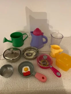 Tradera Lekkökssats - Grytor, kastruller, kannor och mer!> Utklädnad & Rollek