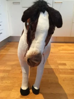 Tradera Leksakshäst> Gunghästar & Åkdjur