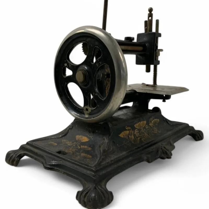 Tradera Leksakssymaskin Barnsymaskin Leksak Symaskin Vintage> Övriga Samlarleksaker