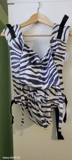 Tradera LennyLamb onbuhimo. Svart och vit zebramönstrad> Babyprodukter