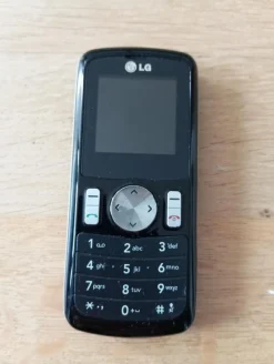 Tradera Mobiltelefoner<LG GB102 Deffekt/Otestad